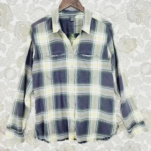 Eddie Bauer Button down Long sleeve Plaid Raw Hem Snap button Women's Shirt LT - Picture 1 of 7